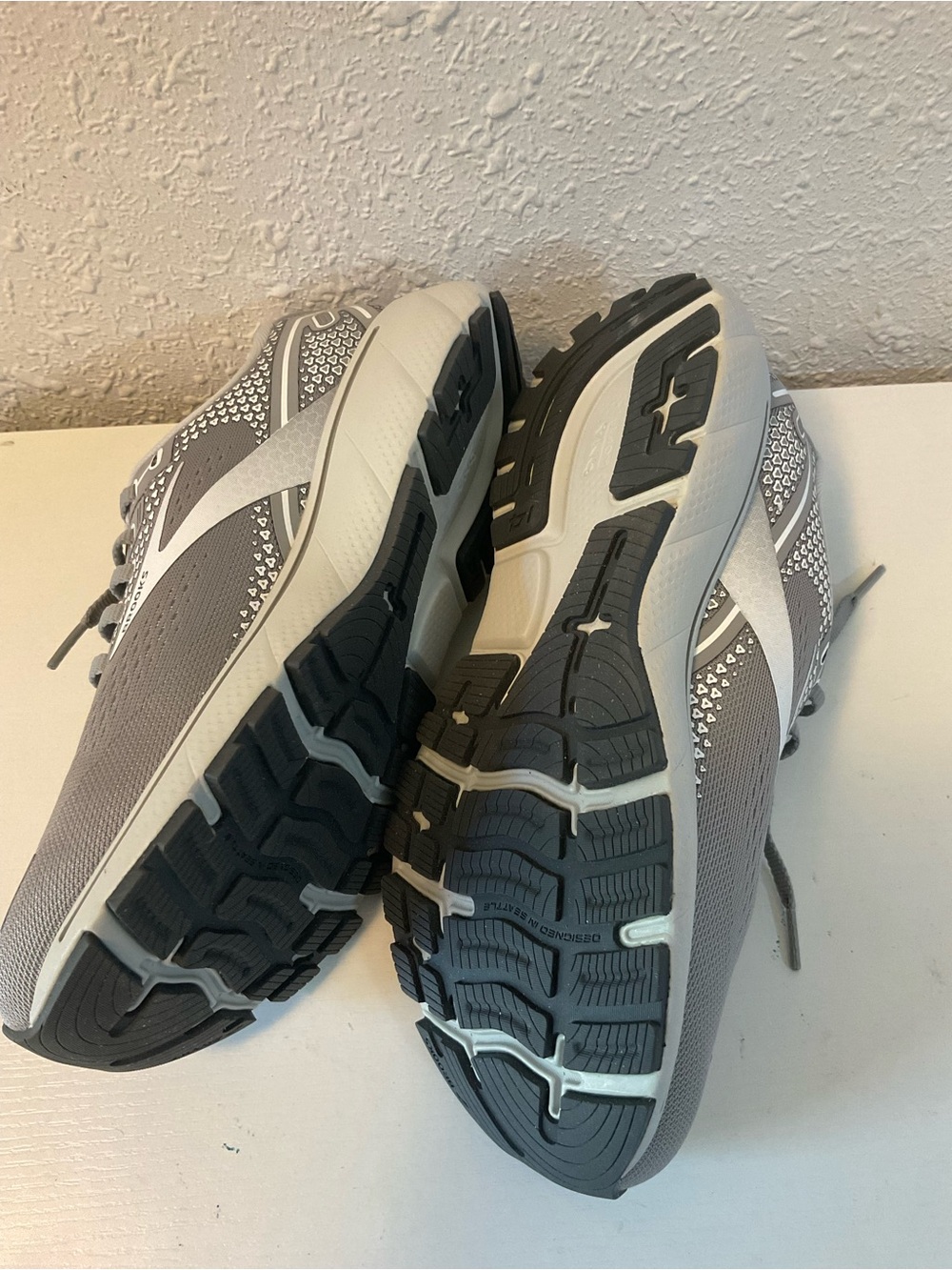 Women's NWOT 9W Brooks Ghost 14 no box. - Picture 5 of 6